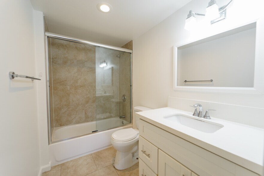 More Photos Of 562-564 11th St, Imperial Beach Apartments For Sale