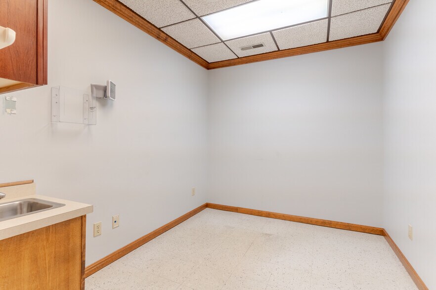 More Photos Of 2816 Veach Rd, Owensboro Medical For Sale