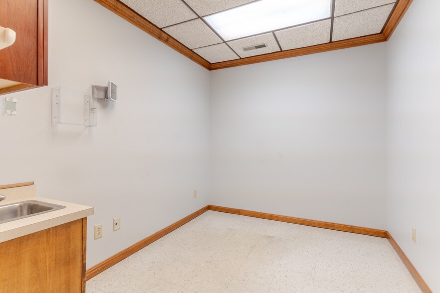More Photos Of 2816 Veach Rd, Owensboro Medical For Sale