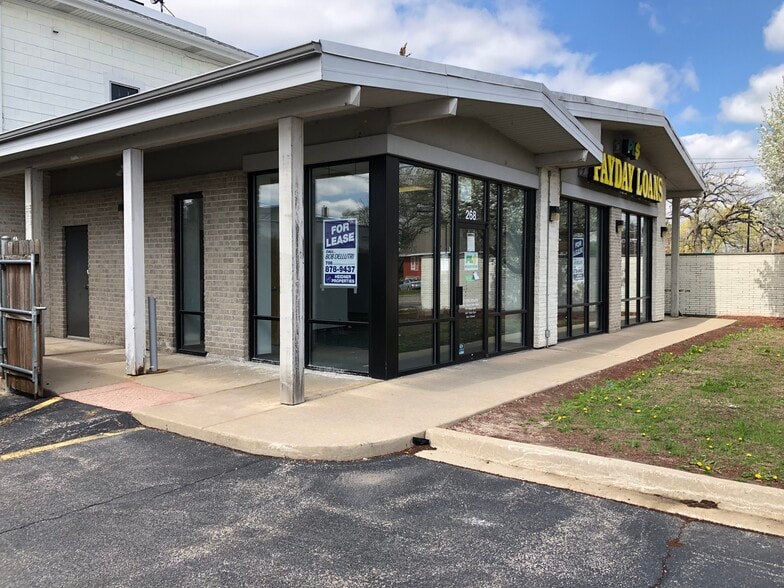 More Photos Of 268 S State St, Elgin General Retail For Lease