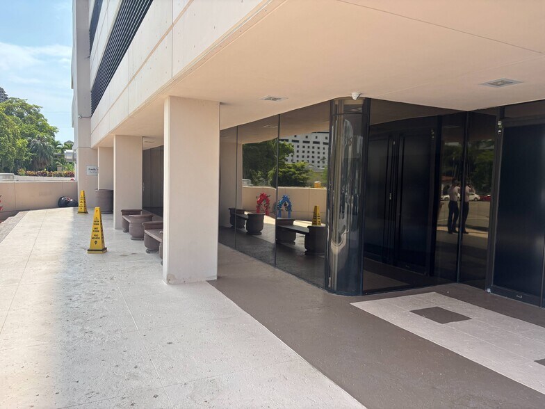More Photos Of 999 PONCE DE LEON Blvd, Coral Gables Medical For Lease