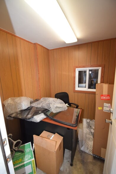 More Photos Of 10310 Rozzelles Ferry Rd, Charlotte Specialty For Sale