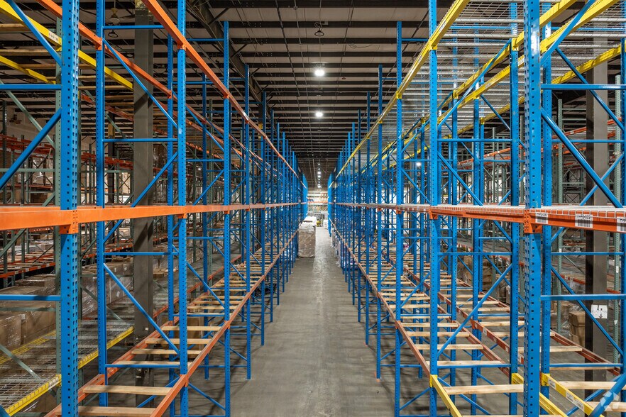 More Photos Of 475 Oberlin Ave S, Lakewood Warehouse For Lease