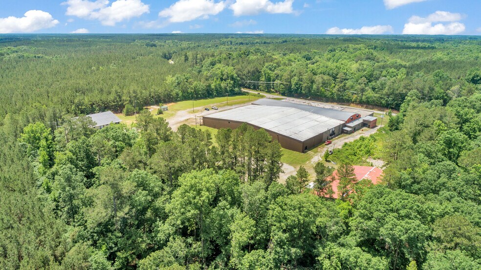 More Photos Of 121 Trotter Industrial Ln, Saluda Warehouse For Lease