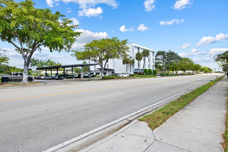 More Photos Of 2010 N Andrews Ave, Wilton Manors Office For Sale