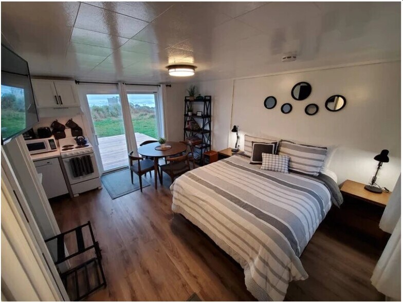 More Photos Of 95500 Highway 101 S, Yachats Hotel For Sale