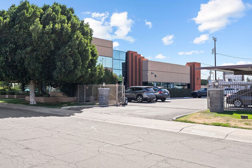 More Photos Of 3770 N 7th St, Phoenix Office For Lease