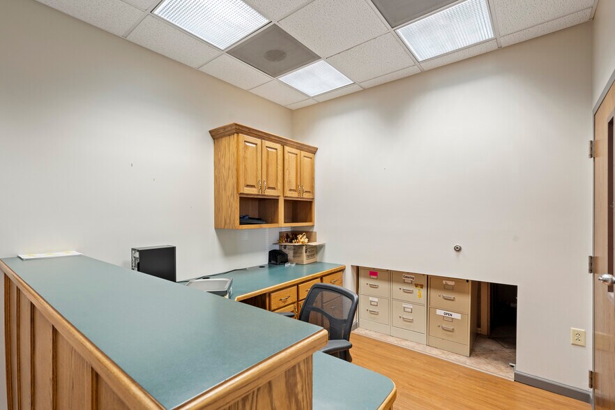 More Photos Of 108 Stallcup Dr, Sikeston General Retail For Sale