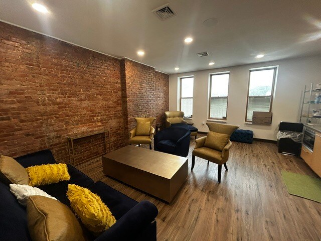More Photos Of 7518 3rd Ave, Brooklyn Coworking Space