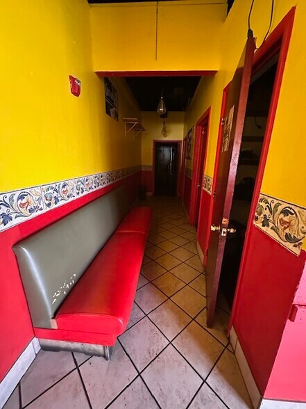 More Photos Of 9945 W 55th St, Countryside Freestanding For Lease