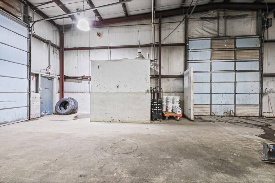 More Photos Of 37401 Stevens Blvd, Willoughby Flex For Lease