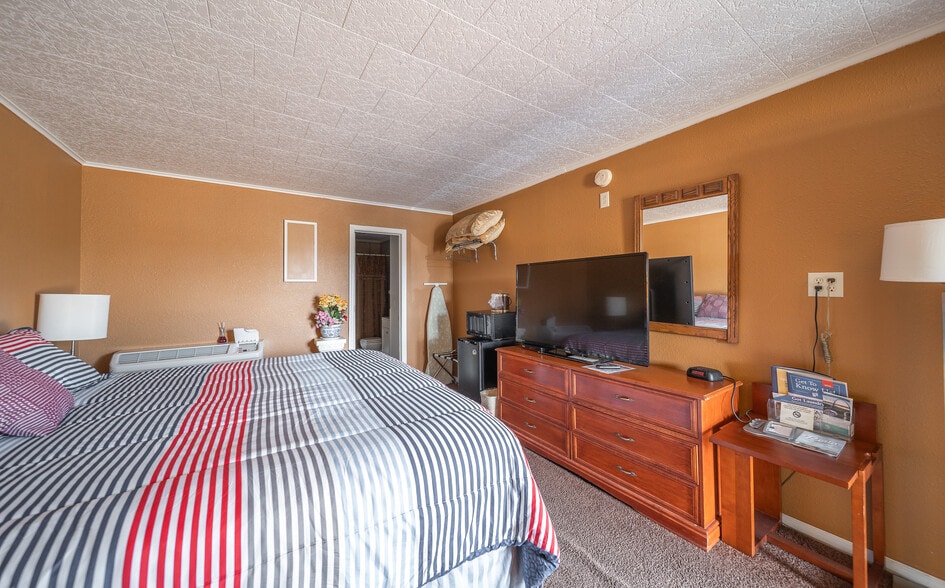 More Photos Of 812 S Bishop Ave, Rolla Hotel For Sale