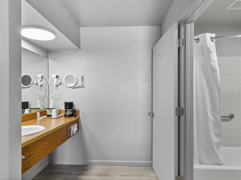 More Photos Of , Hawthorne Hospitality For Sale
