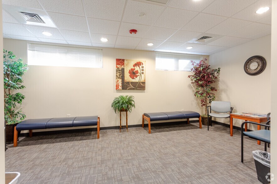 More Photos Of 905 Johns Hopkins Dr, Greenville Medical For Sale