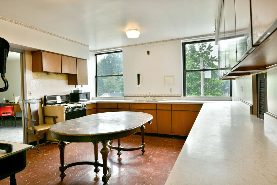 More Photos Of 175 B Laird Ave, Warren Schools For Sale