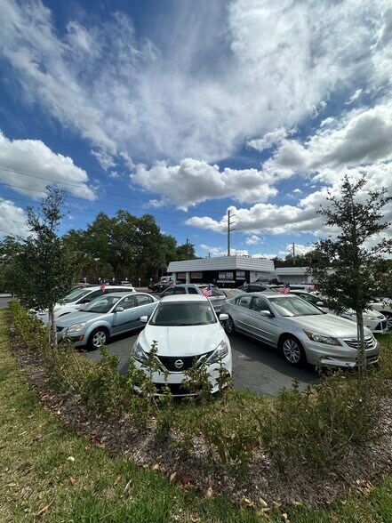 Primary Photo Of 2501 Sanford Ave, Sanford Auto Repair For Sale