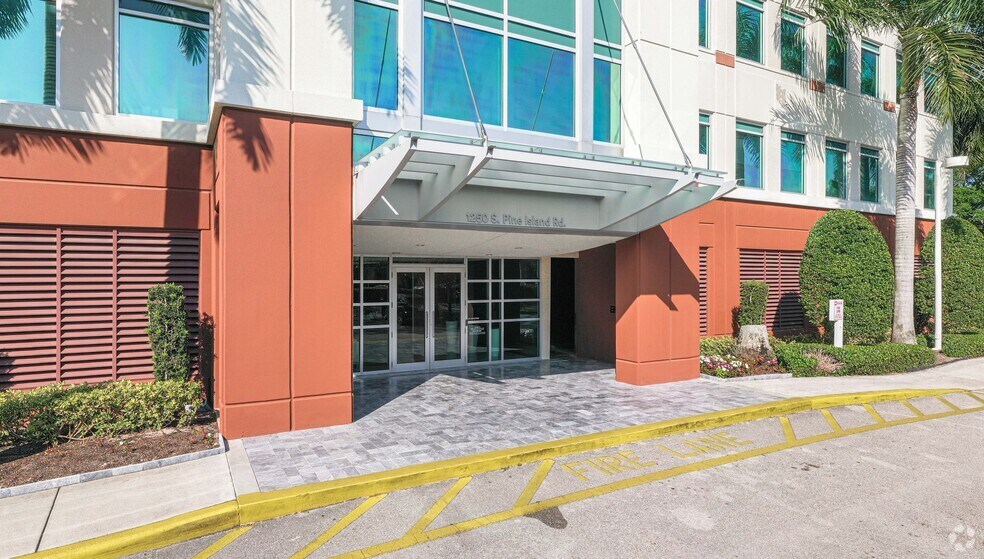 More Photos Of 1250 S Pine Island Rd, Plantation Office For Lease