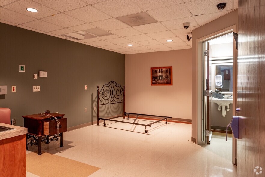 More Photos Of 600 N Main St, Mount Vernon Congregate Senior Housing For Sale