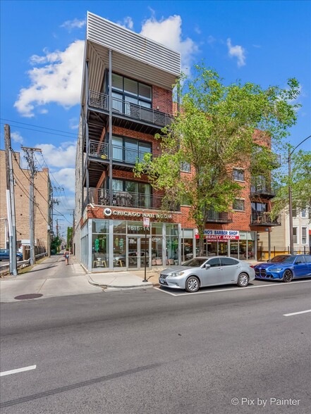 Primary Photo Of 1616 N Western Ave, Chicago Apartments For Sale