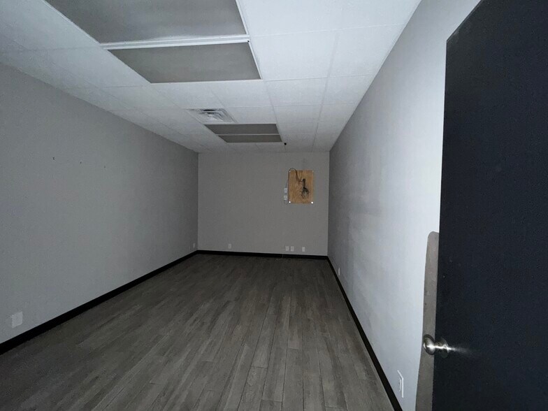 More Photos Of 2506 N Grandview Ave, Odessa Office For Lease