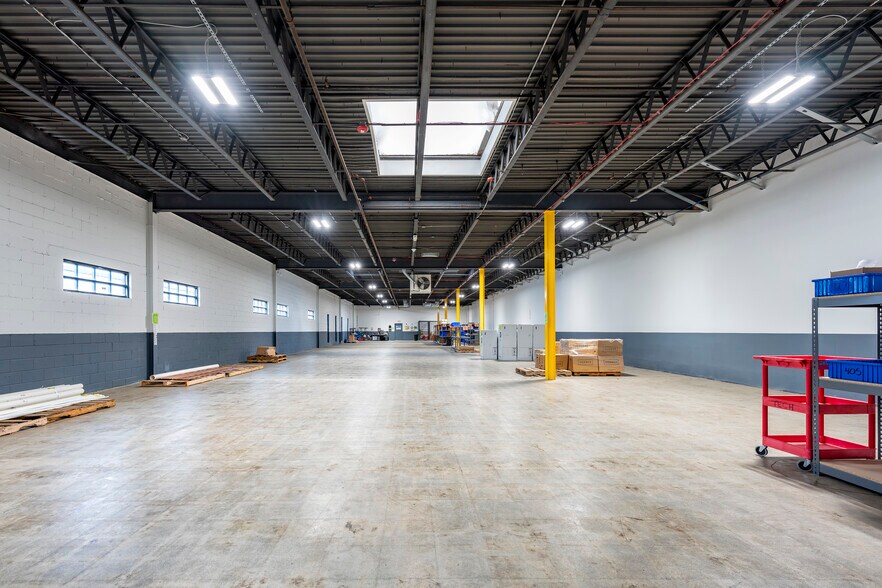 More Photos Of 380 North St, Teterboro Flex For Lease