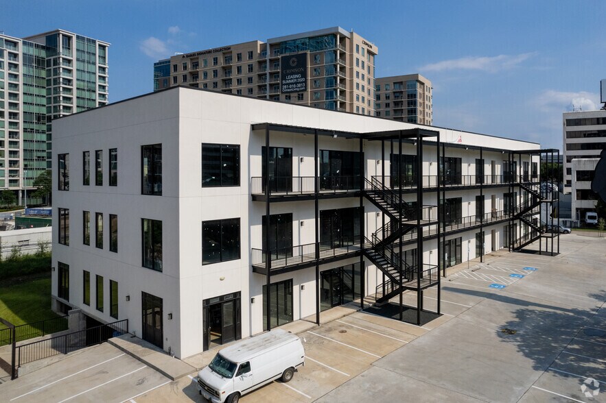 More Photos Of 2111 W Loop S, Houston General Retail For Lease