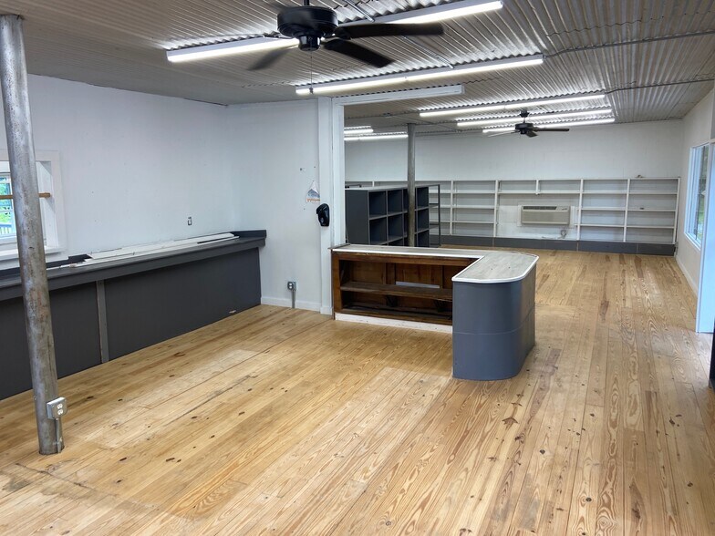 More Photos Of 3971 Wolf Pen Gap Rd, Suches Convenience Store For Lease