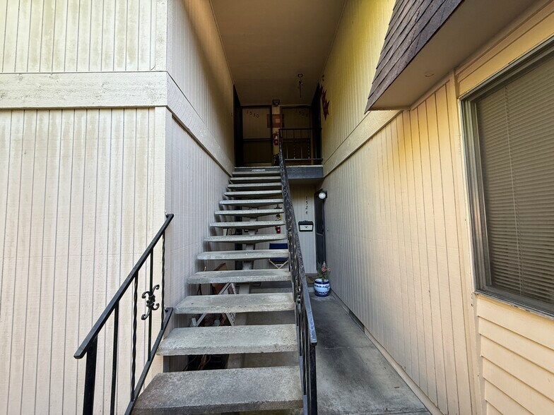 More Photos Of 1520-1530 7th St NW, Salem Apartments For Sale