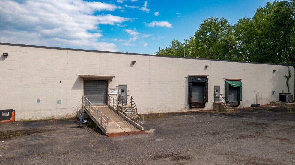 More Photos Of 500 Corporate Dr, Mahwah Light Manufacturing For Sale