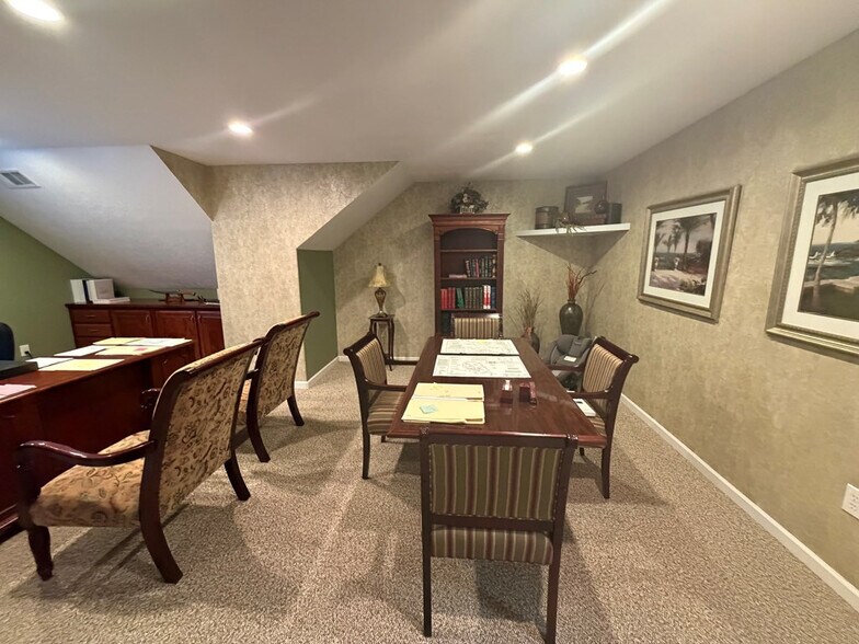More Photos Of 730 E Second St, Blue Ridge Office For Sale