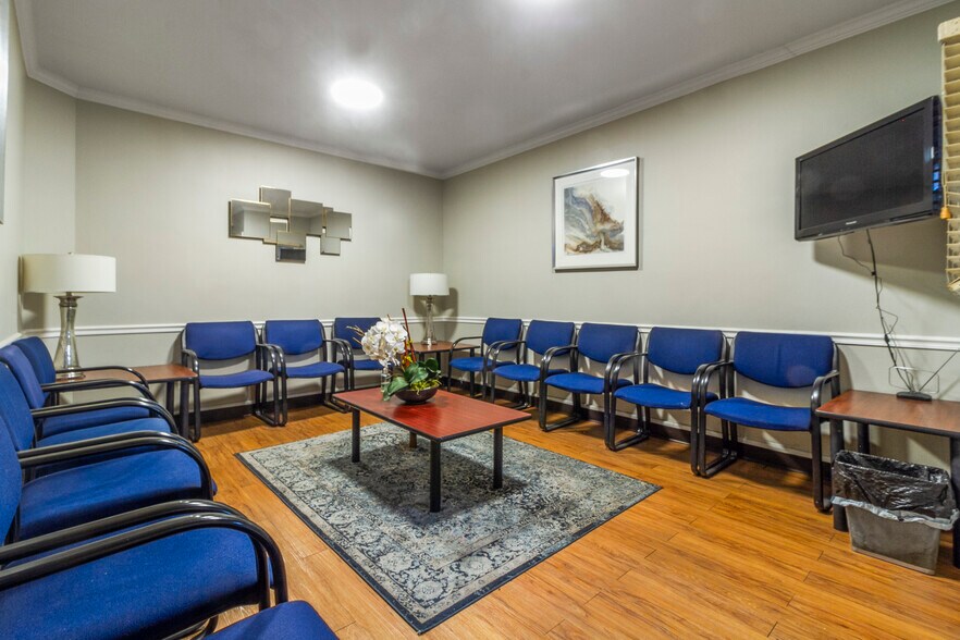 More Photos Of 98120 Queens Blvd, Rego Park Apartments For Sale