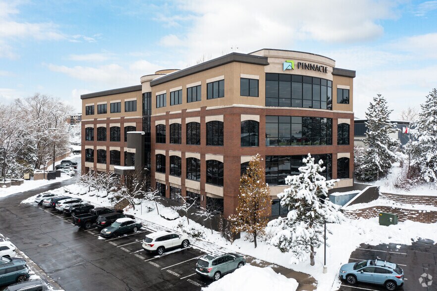 More Photos Of 7440 S Creek Rd, Sandy Office For Lease