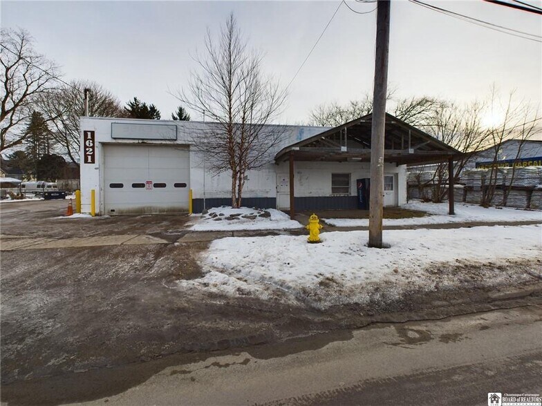 Primary Photo Of 1621 Washington St, Olean Auto Repair For Sale