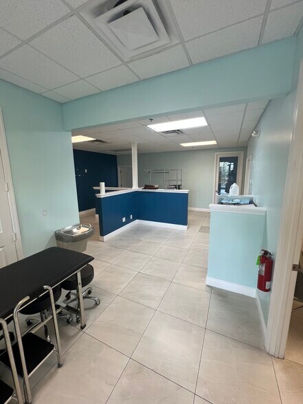 More Photos Of 266 NW Peacock Blvd, Port Saint Lucie Medical For Sale