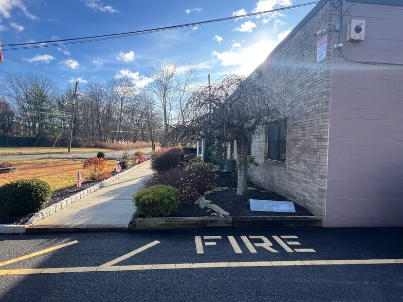 More Photos Of 36 Montesano Rd, Fairfield Warehouse For Lease