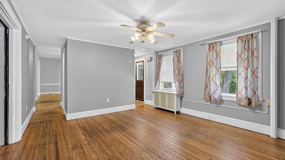 More Photos Of 1 Angola Rd, Cornwall Storefront Retail Office For Sale