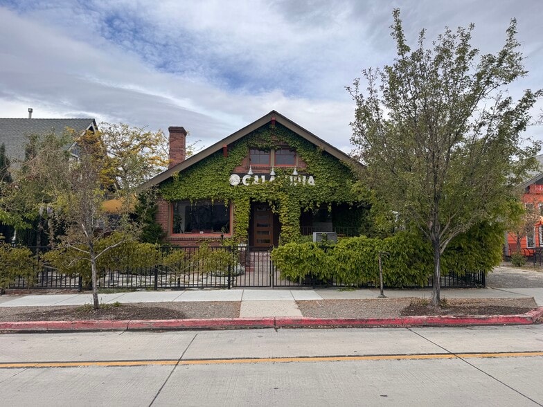 Primary Photo Of 725 S Center St, Reno Restaurant For Lease