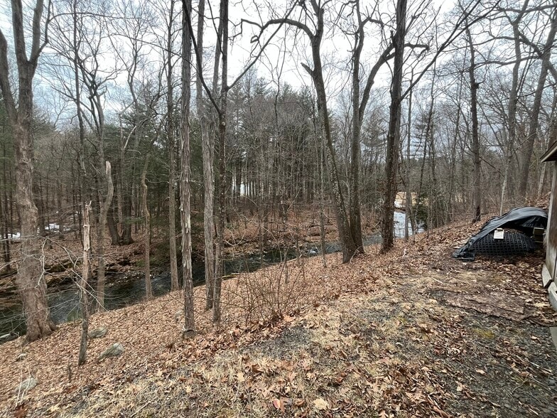 More Photos Of 439 Washington Rd, Woodbury Office For Sale