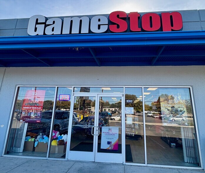 More Photos Of 2720 SW Military Dr, San Antonio Unknown For Lease