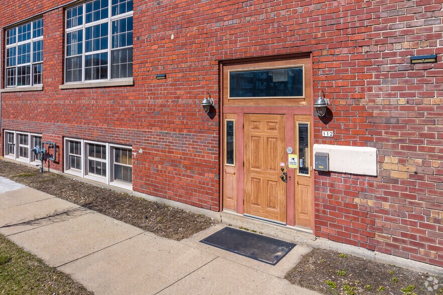 More Photos Of 120 E Mineral St, Milwaukee Office For Sale