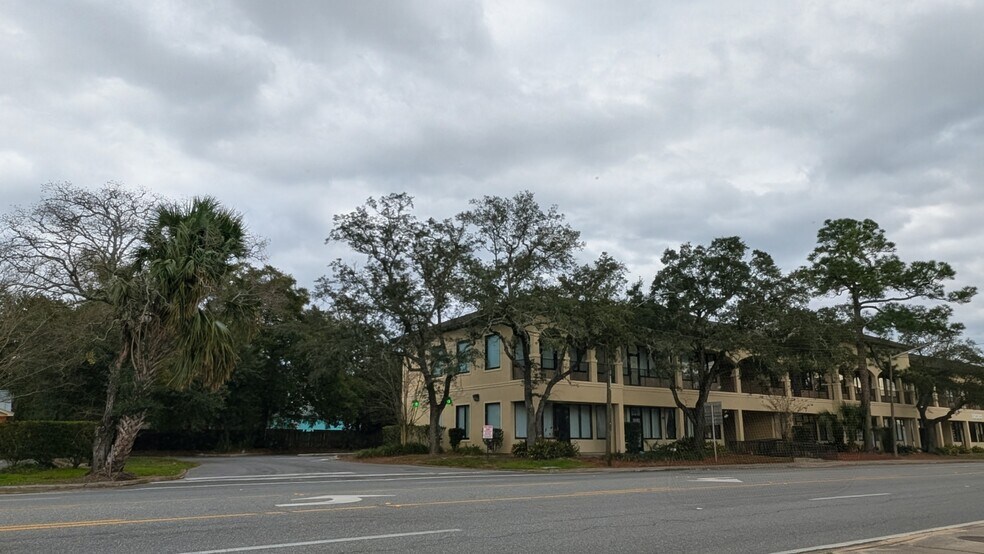 More Photos Of 139 Beal Pky SE, Fort Walton Beach Office For Sale