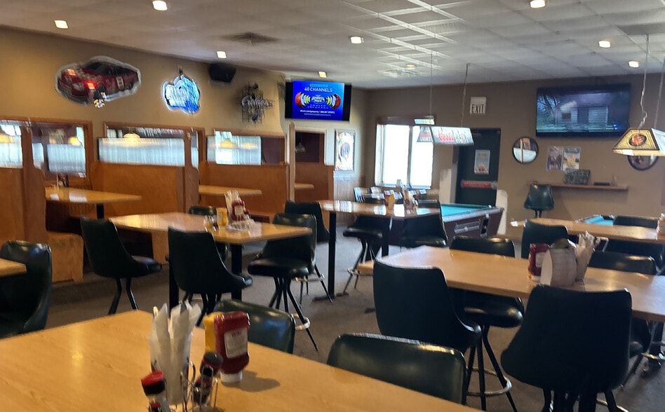 More Photos Of 110 Star St W, Maple Lake Restaurant For Sale