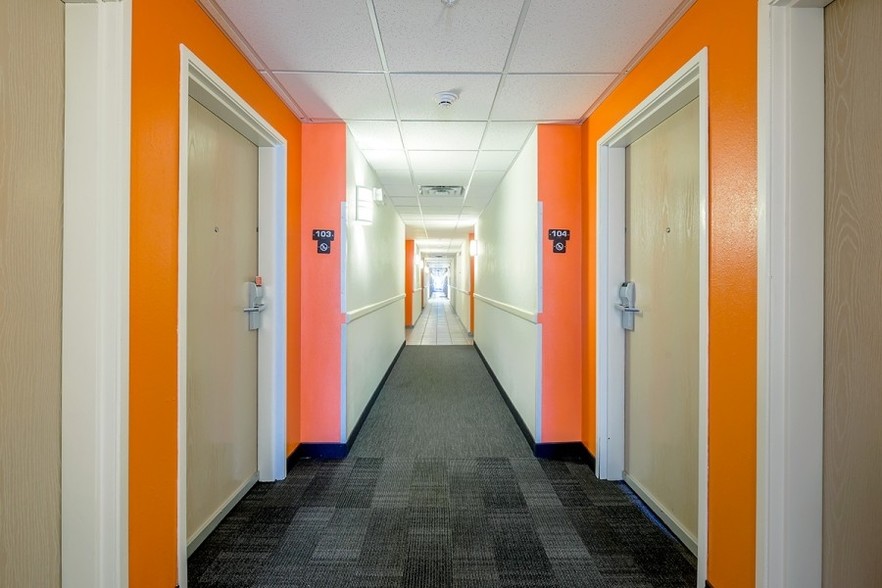 More Photos Of 2120 Summit Ct, Las Cruces Hotel For Sale