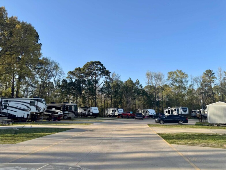 More Photos Of 5264 Ted Trout Dr, Lufkin Trailer Camper Park For Sale
