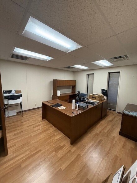 More Photos Of 103 Industrial Dr, Waxahachie Warehouse For Lease