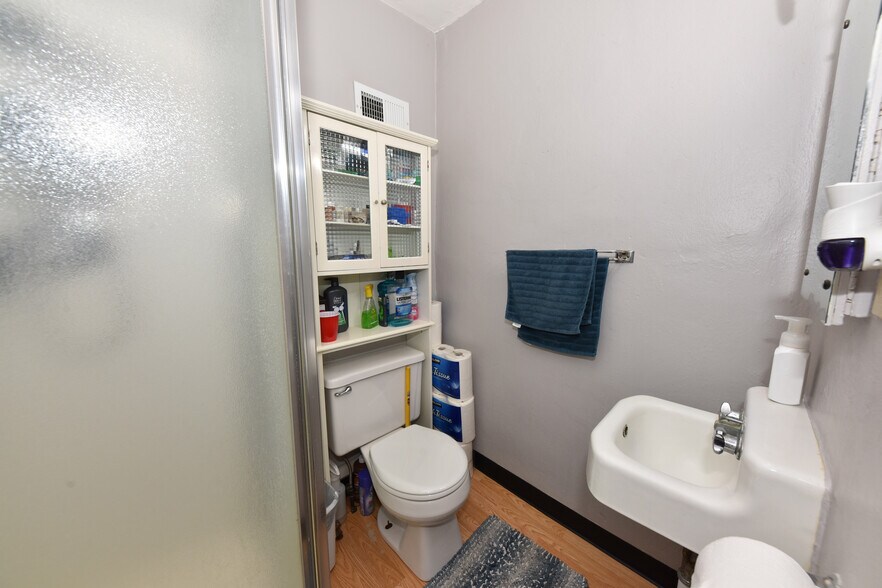 More Photos Of N96W20275 County Line Rd, Menomonee Falls Multifamily For Sale
