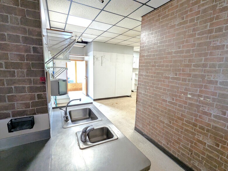 More Photos Of 4872 Grange Rd, Roseburg Fast Food For Sale