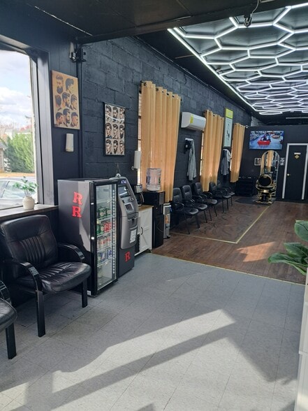 More Photos Of 705-711 Raritan Ave, Highland Park Storefront Retail Office For Lease