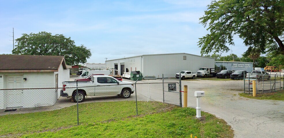 More Photos Of 9990 Sidney Hayes Rd, Orlando Warehouse For Sale