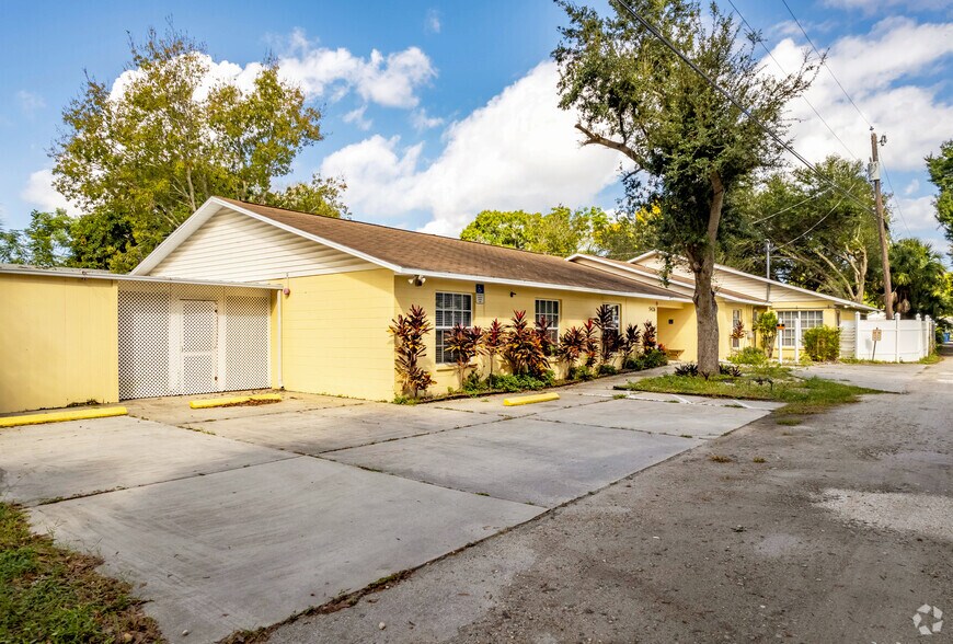 More Photos Of 5426 18th St W, Bradenton Assisted Living For Lease